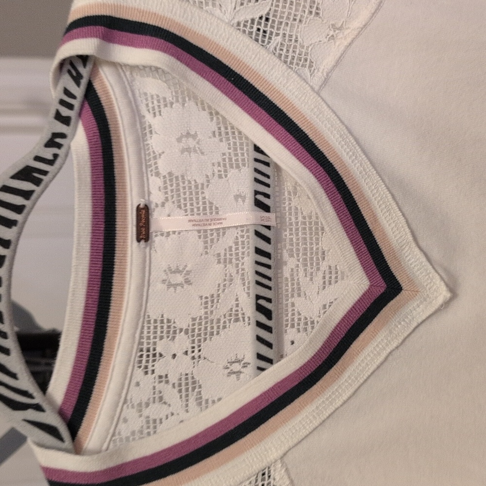 Free People Lace Trim White Top With Purple Black And Beige Sz XS - Picture 4 of 12